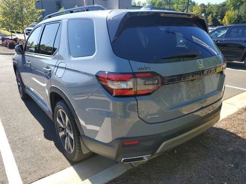Used 2023 Honda Pilot Elite image 6