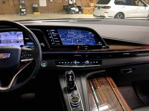 Used 2022 Cadillac Escalade ESV Luxury image 7