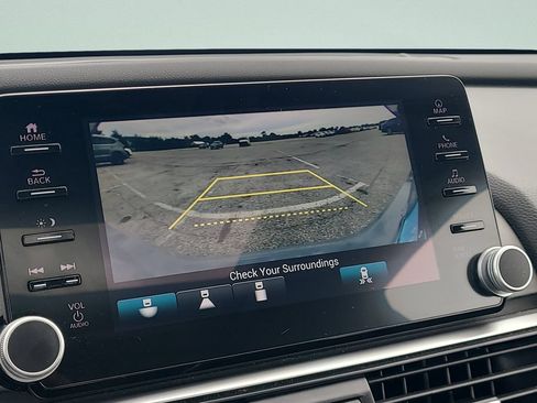 Used 2021 Honda Accord Touring image 18