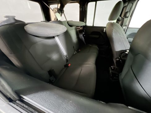 Used 2022 Jeep Wrangler Unlimited Sport AWD/4WD image 25