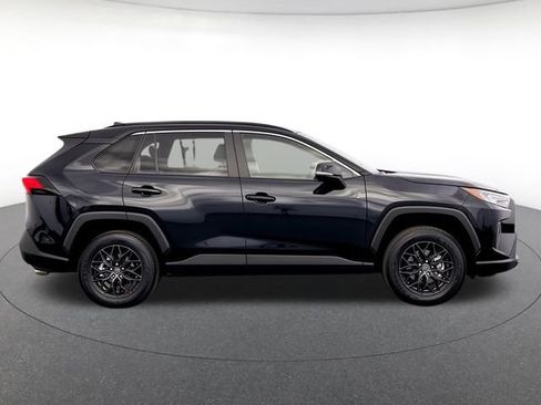 Used 2024 Toyota RAV4 XLE w/ Convenience Package FWD image 7