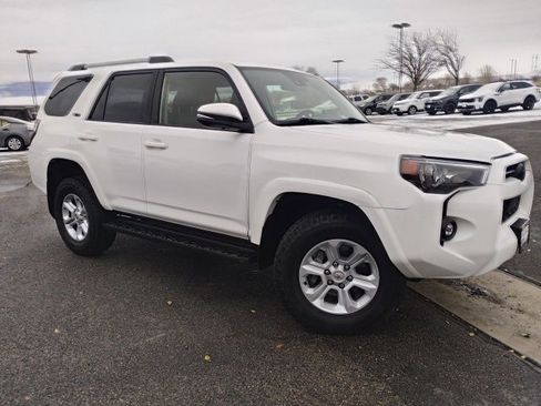 Used 2023 Toyota 4Runner SR5 Premium image 4
