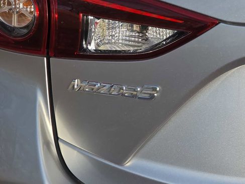 Used 2016 MAZDA MAZDA3 i Touring image 11