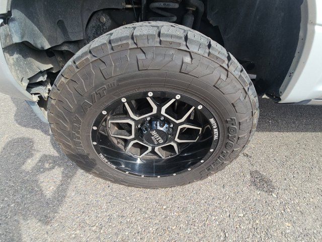 Used 2018 Ford F350 Platinum w/ Platinum Ultimate Package AWD/4WD image 18