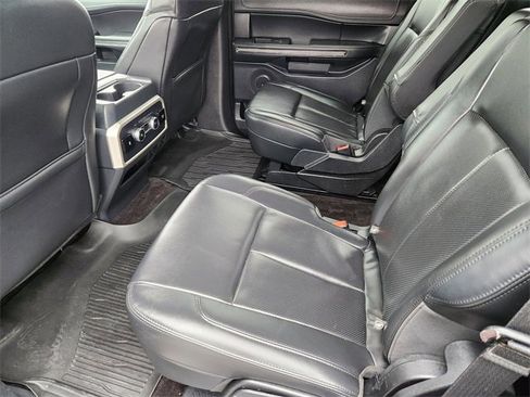 Used 2022 Ford Expedition XLT image 29