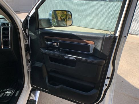 Used 2018 RAM 1500 Laramie image 31