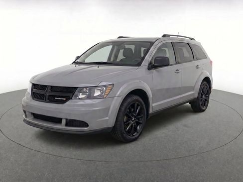 Used 2020 Dodge Journey SE w/ SE Popular Equipment Group FWD image 1