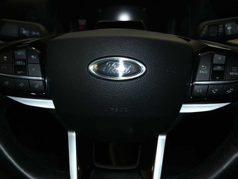Used 2025 Ford Explorer Platinum RWD image 12