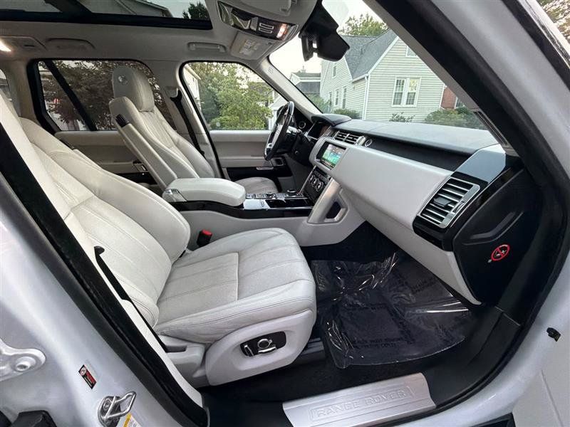 Used 2017 Land Rover Range Rover Supercharged AWD/4WD image 21