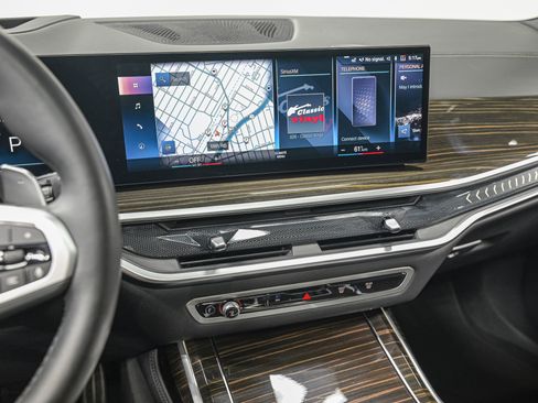 Used 2023 BMW X7 xDrive40i w/ Executive Package image 22