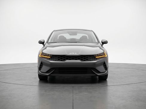 Used 2025 Kia K4 LXS FWD image 2