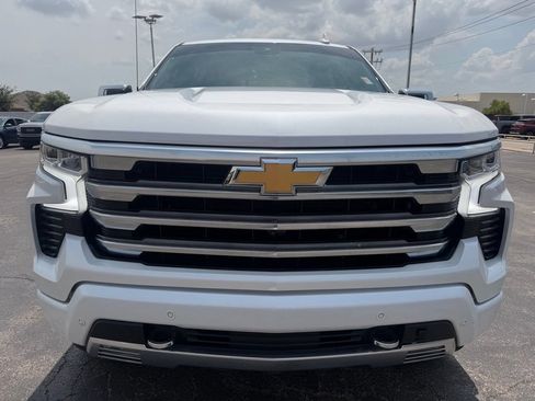 Used 2024 Chevrolet Silverado 1500 High Country AWD/4WD image 8