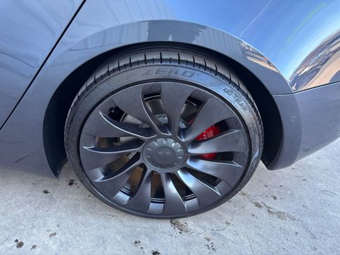 Used 2022 Tesla Model 3 Performance image 9