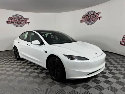 Used 2025 Tesla Model 3 Long Range RWD image 9