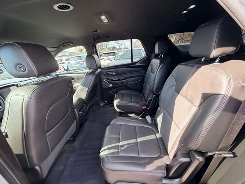 Used 2023 Chevrolet Traverse RS AWD/4WD image 25