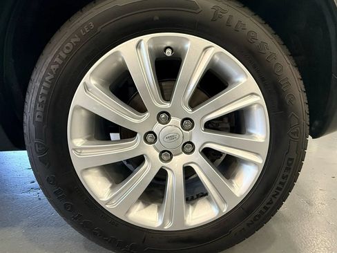 Used 2017 Land Rover Discovery Sport SE AWD/4WD image 37