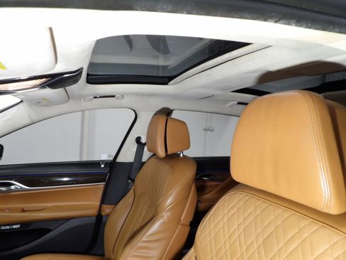 Used 2016 BMW 750i xDrive image 12