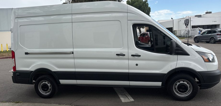 Used 2018 Ford Transit 250 148 High Roof RWD image 3
