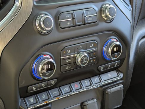 Used 2021 GMC Sierra 2500 Denali w/ Denali Ultimate Package image 23