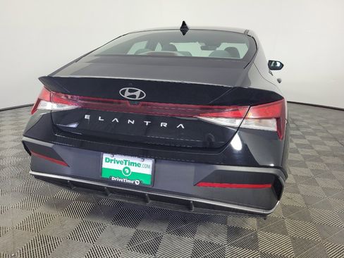 Used 2024 Hyundai Elantra SEL image 7