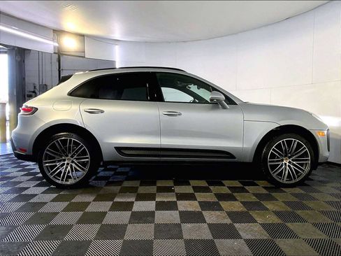 Used 2026 Porsche Macan AWD/4WD image 9