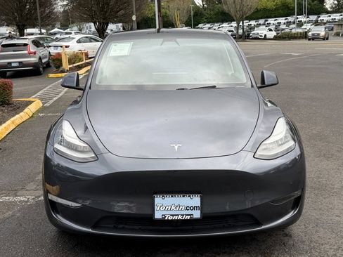 Used 2021 Tesla Model Y Long Range image 3