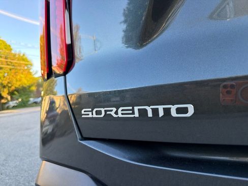 Certified 2025 Kia Sorento S AWD/4WD image 12