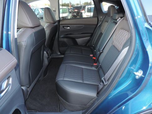 Certified 2025 Nissan Murano Platinum w/ Cargo Package image 19