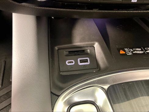 Certified 2024 Buick Enclave Essence FWD image 14