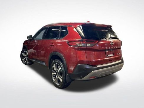 Used 2021 Nissan Rogue SL image 3