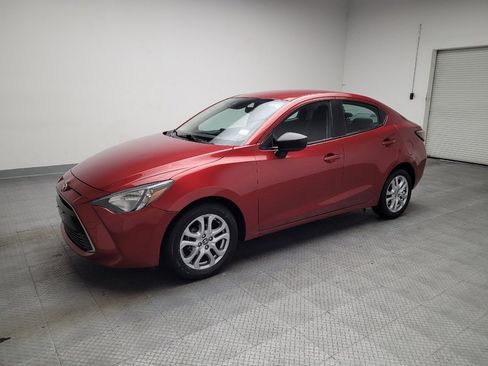 Used 2017 Toyota Yaris iA image 2