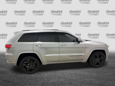Used 2015 Jeep Grand Cherokee Altitude image 11