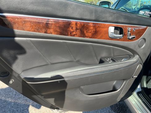 Used 2013 Hyundai Equus Ultimate image 16