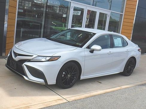 Used 2023 Toyota Camry XSE image 1