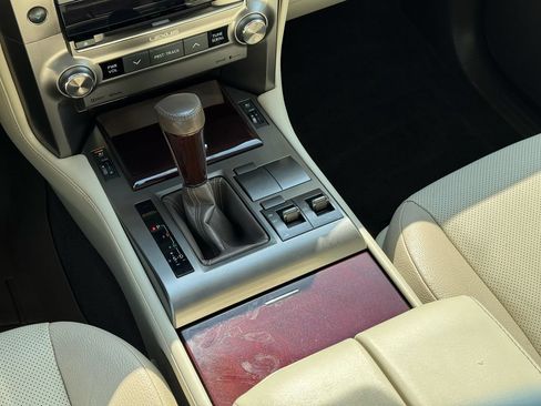 Used 2019 Lexus GX 460 Premium AWD/4WD image 16