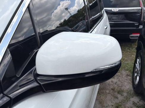 Used 2022 Honda Pilot Touring image 6