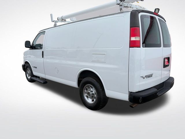 Used 2014 Chevrolet Express 2500 RWD image 4