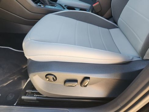 Used 2024 Volkswagen Taos SE image 24