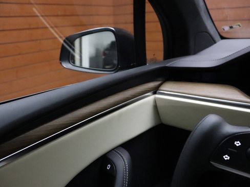 Used 2023 Tesla Model X image 45