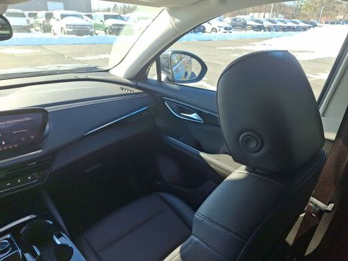 Used 2024 Buick Envision Preferred image 11