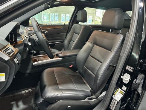 Used 2014 Mercedes-Benz E 350 Sedan image 43