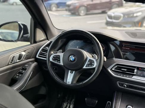 Used 2021 BMW X5 xDrive40i w/ M Sport Package image 25