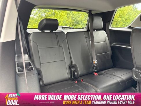 Used 2021 Chevrolet Traverse LT w/ LT Premium Package AWD/4WD image 15