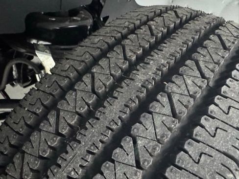 New 2025 Chevrolet Express 2500 Work Van w/ Driver Convenience Package image 32