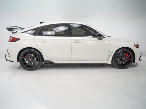 Used 2025 Honda Civic Type R image 9