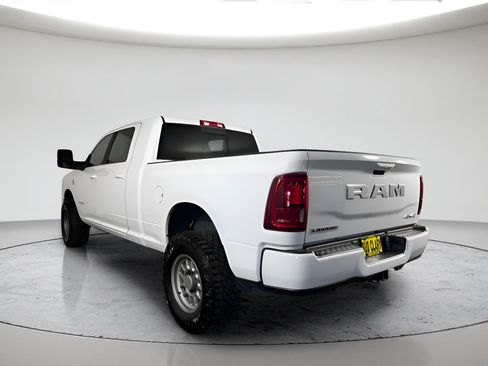 Used 2025 RAM 2500 Laramie AWD/4WD image 7