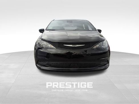 New 2026 Chrysler Voyager LX image 2