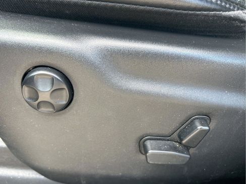 Used 2015 Jeep Grand Cherokee Limited w/ Luxury Group II image 26