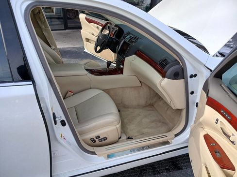 Used 2010 Lexus LS 460 L image 18