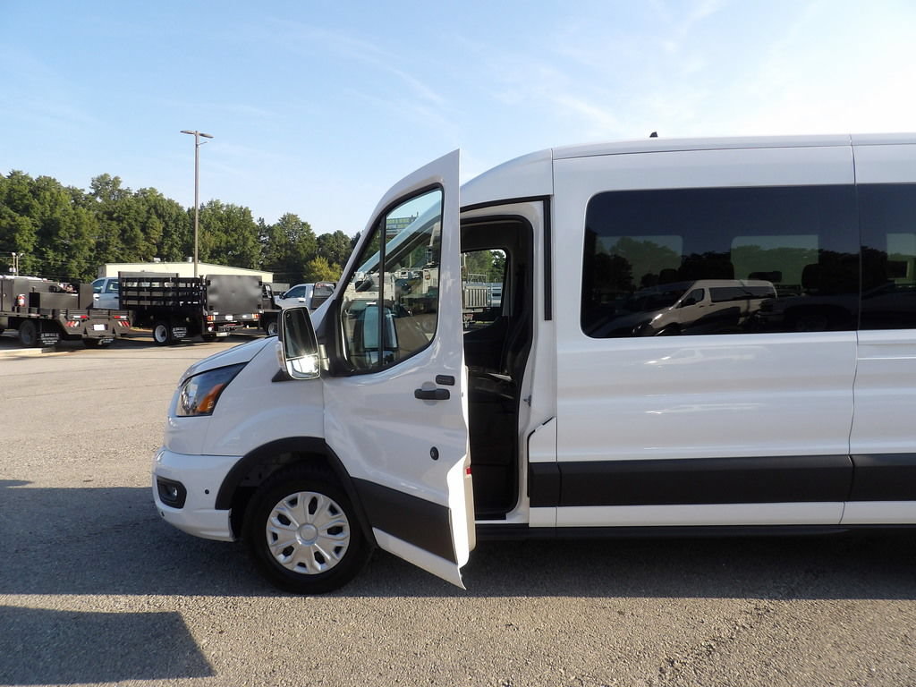 Used 2025 Ford Transit 350 XLT RWD image 13